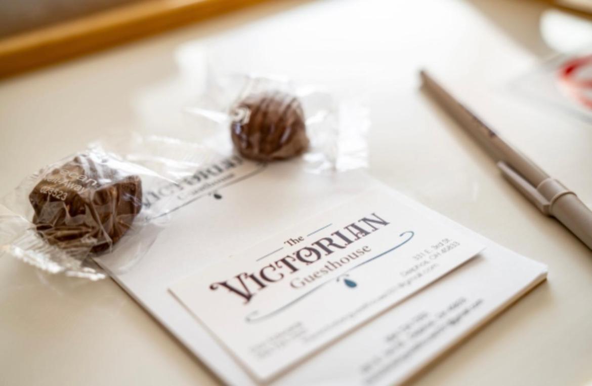The Victorian Guesthouse Delphos Ngoại thất bức ảnh